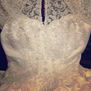 Vera wang wedding dress so beautiful!!